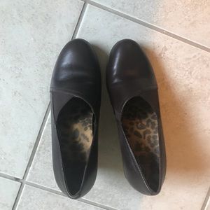 Vionic heels brown size 7